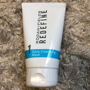Rodan and fields redefine daily cleansing mask